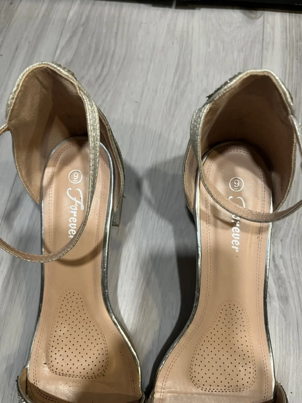 Forever 21 Silver open Toe Rhinestone Ankle
Strap Buckle Low Chunky Heels - Picture 6 of 9